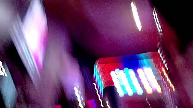 Snapshot of MadisonMarie chatting on 12/14/25, 06:52 MadisonMarie online show from 12/14/25, 06:52