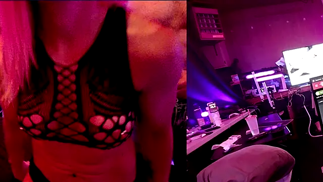 Snapshot of MadisonMarie chatting on 01/04/25, 10:49 MadisonMarie online show from 01/04/25, 10:49