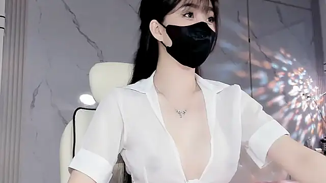 Snapshot of Luli-bae chatting on 03/13/25, 02:16 Luli-bae online show from 03/13/25, 02:16