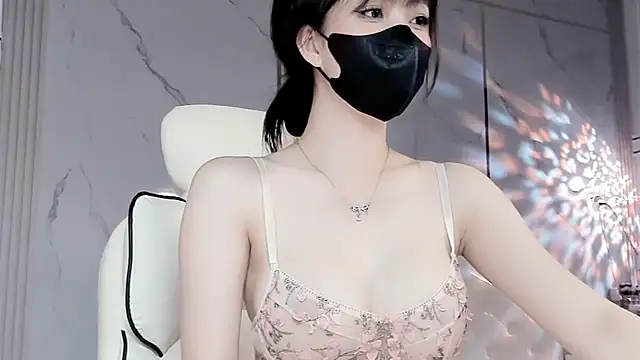 Snapshot of Luli-bae chatting on 03/18/25, 02:29 Luli-bae online show from 03/18/25, 02:29