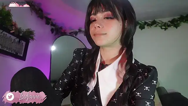 loIijanne online show from 04/21/26, 11:44