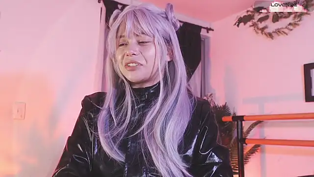 Snapshot of loIijanne chatting on 12/13/24, 02:43 loIijanne online show from 12/13/24, 02:43