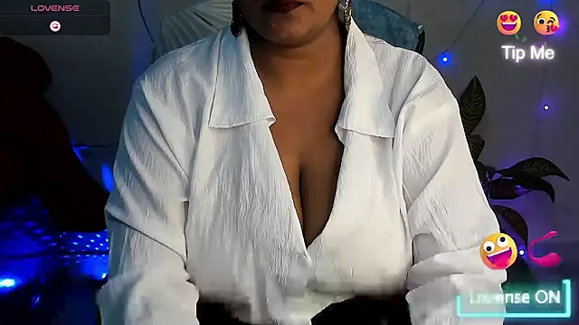 Snapshot of Love_Winss chatting on 09/29/25, 04:01 Love Winss online show from 09/29/25, 04:01