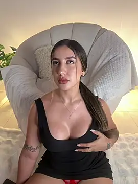 Sarapalmer1 online show from 03/12/25, 11:01