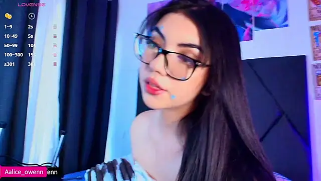 Aliceowenn online show from 11/11/25, 09:09