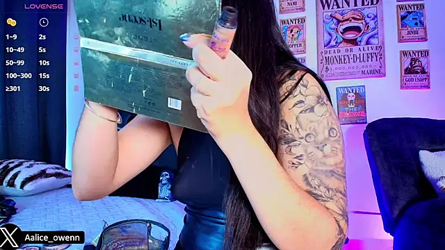 Aliceowenn online show from 10/14/25, 09:15