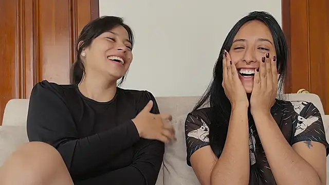 2SummerLove1 online show from 10/28/25, 02:16