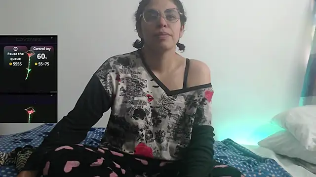 Snapshot of Anne_purple chatting on 01/23/25, 04:26 Anne purple online show from 01/23/25, 04:26