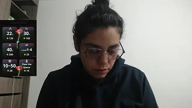 Anne purple online show from 10/22/25, 04:17