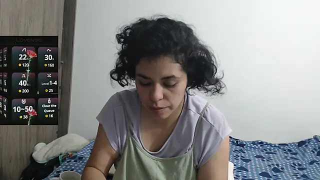 Snapshot of Anne_purple chatting on 02/12/25, 03:27 Anne purple online show from 02/12/25, 03:27
