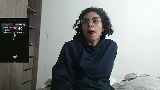 Snapshot of Anne_purple chatting on 02/28/25, 03:37 Anne purple online show from 02/28/25, 03:37