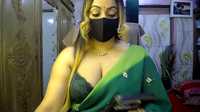 Snapshot of SohanaSabaSexy chatting on 09/22/25, 05:08 SohanaSabaSexy online show from 09/22/25, 05:08