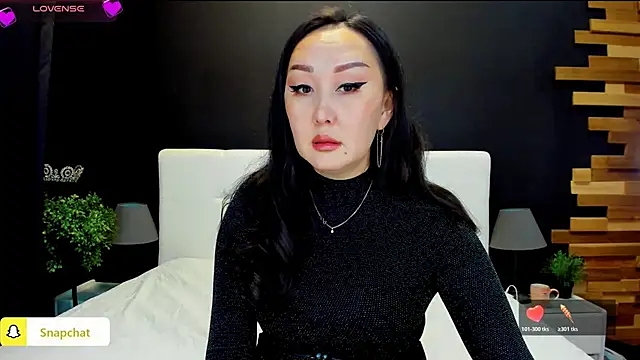 Julianna Jami online show from 10/26/25, 03:01