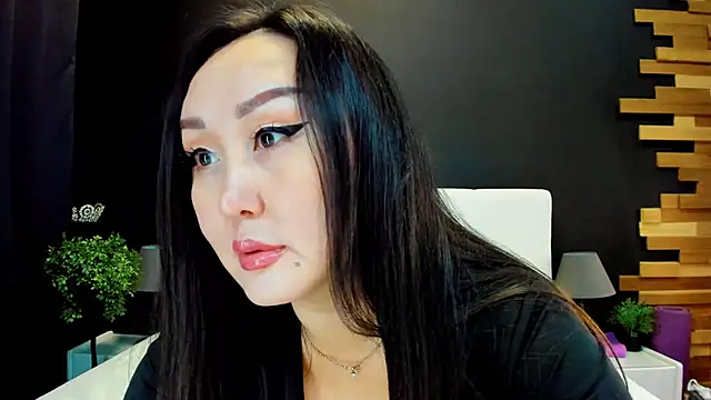 Julianna Jami online show from 10/19/25, 02:31