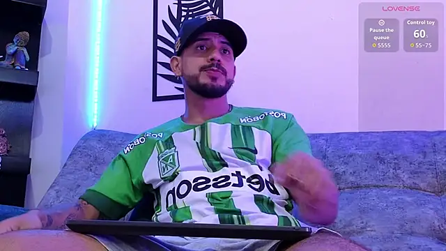 Snapshot of Bruno_Mattos chatting on 12/17/25, 07:08 Bruno Mattos online show from 12/17/25, 07:08