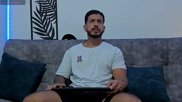 Snapshot of Bruno_Mattos chatting on 03/07/25, 08:55 Bruno Mattos online show from 03/07/25, 08:55