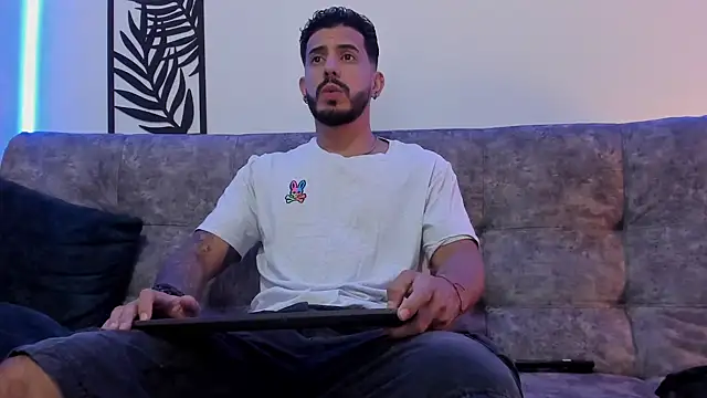 Snapshot of Bruno_Mattos chatting on 02/08/25, 09:57 Bruno Mattos online show from 02/08/25, 09:57