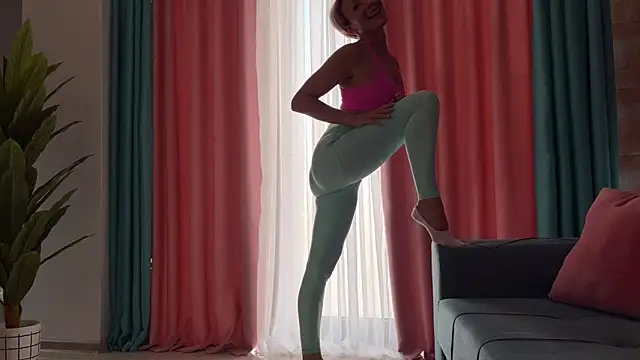 UrGoddessJenny online show from 11/06/25, 09:57