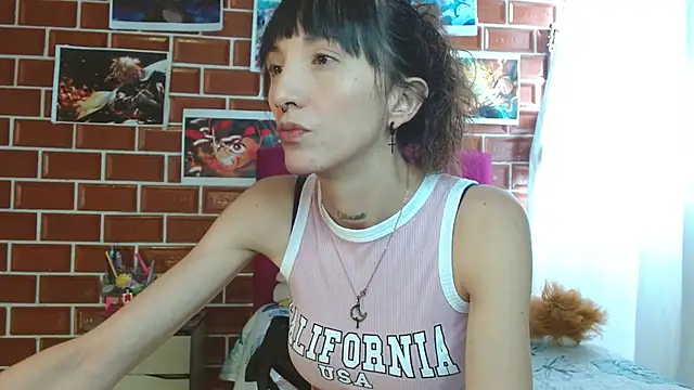 Snapshot of Sakura_and_yuki chatting on 03/20/25, 05:15 Sakura and yuki online show from 03/20/25, 05:15