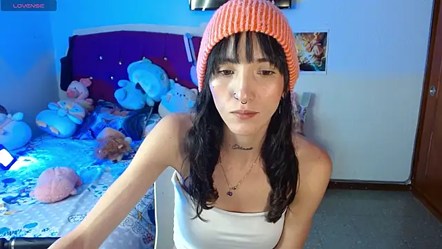 Snapshot of Sakura_and_yuki chatting on 09/13/25, 07:03 Sakura and yuki online show from 09/13/25, 07:03
