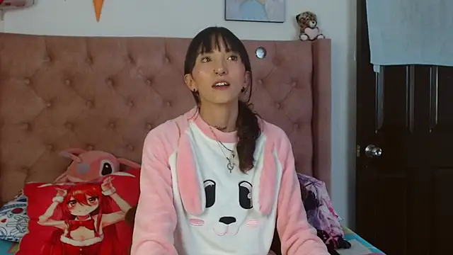 Snapshot of Sakura_and_yuki chatting on 03/05/25, 03:29 Sakura and yuki online show from 03/05/25, 03:29
