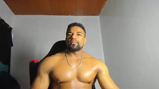 estebanlobo- online show from 09/09/25, 11:03