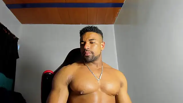 estebanlobo- online show from 09/30/25, 09:43