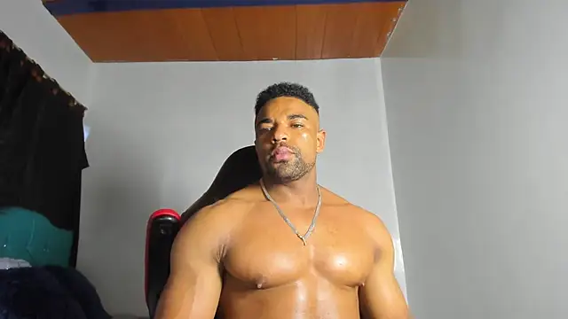 estebanlobo- online show from 09/21/25, 11:32