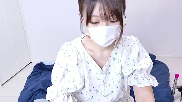 hi---chan- online show from 04/27/26, 08:07