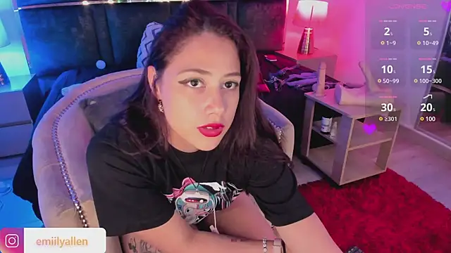 Snapshot of EmilyAllen_ chatting on 01/28/25, 05:22 EmilyAllen online show from 01/28/25, 05:22