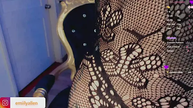 Snapshot of EmilyAllen_ chatting on 12/03/24, 06:54 EmilyAllen online show from 12/03/24, 06:54