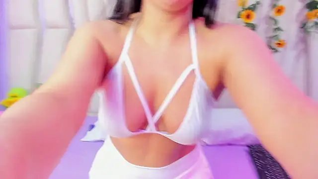 Snapshot of Cristal_horny69 chatting on 10/08/25, 03:30 Cristal horny69 online show from 10/08/25, 03:30