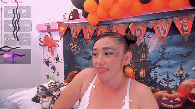 charlotte-11 online show from 10/16/25, 04:48