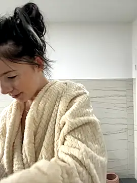 Snapshot of RoxiBlack chatting on 10/16/25, 08:22 RoxiBlack online show from 10/16/25, 08:22