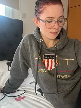 Snapshot of RoxiBlack chatting on 02/12/26, 09:53 RoxiBlack online show from 02/12/26, 09:53