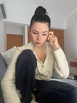 Snapshot of RoxiBlack chatting on 02/25/26, 07:41 RoxiBlack online show from 02/25/26, 07:41