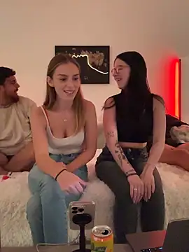 Snapshot of RoxiBlack chatting on 11/02/25, 07:30 RoxiBlack online show from 11/02/25, 07:30