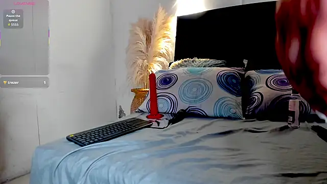 Snapshot of Julieta_Coopeer_ chatting on 11/10/25, 10:20 Julieta Coopeer online show from 11/10/25, 10:20