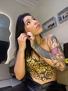 Snapshot of Sweetie_Arianna chatting on 02/16/25, 08:21 Sweetie Arianna online show from 02/16/25, 08:21