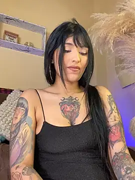 Snapshot of Sweetie_Arianna chatting on 09/10/25, 02:10 Sweetie Arianna online show from 09/10/25, 02:10