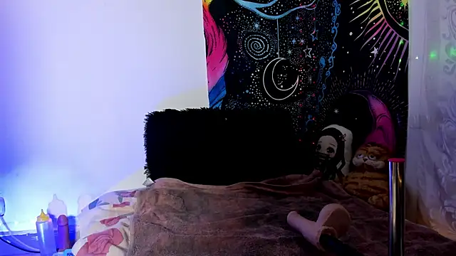 daarklover online show from 11/18/25, 05:33