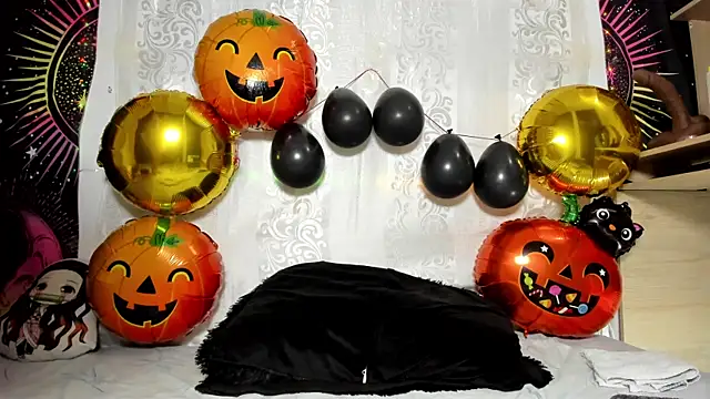 daarklover online show from 10/31/25, 10:12