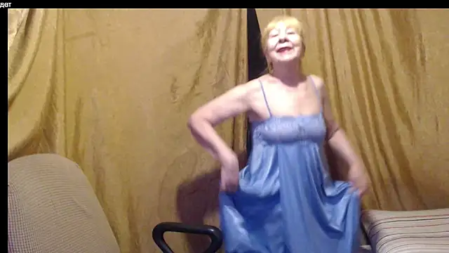 Snapshot of _Estelitta_5 chatting on 12/04/25, 12:15 Estelitta 5 online show from 12/04/25, 12:15