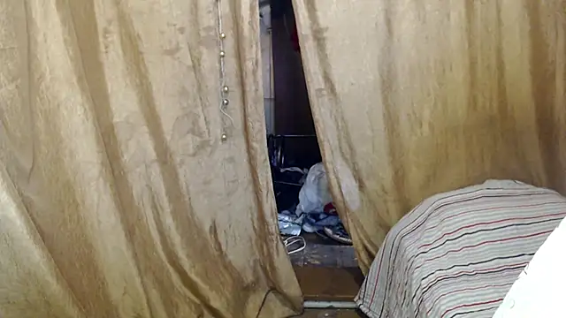 Snapshot of _Estelitta_5 chatting on 02/25/25, 10:15 Estelitta 5 online show from 02/25/25, 10:15