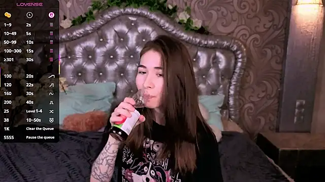 Snapshot of ashleyro1 chatting on 02/11/26, 01:55 ashleyro1 online show from 02/11/26, 01:55