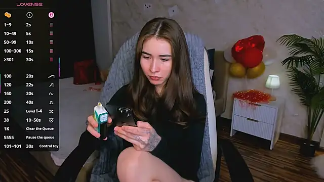 Snapshot of ashleyro1 chatting on 02/24/26, 01:12 ashleyro1 online show from 02/24/26, 01:12