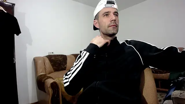 I like older menn online show from 02/02/26, 05:50