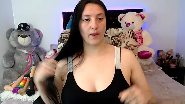 Lorenahot 06 online show from 11/19/25, 07:14