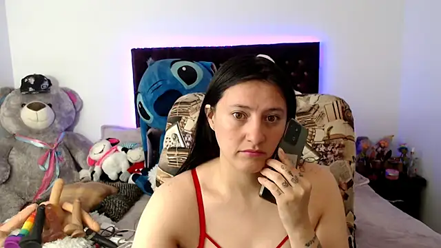 Lorenahot 06 online show from 12/22/25, 06:30