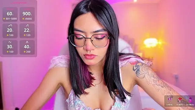 AzuraKindong online show from 04/14/26, 07:19